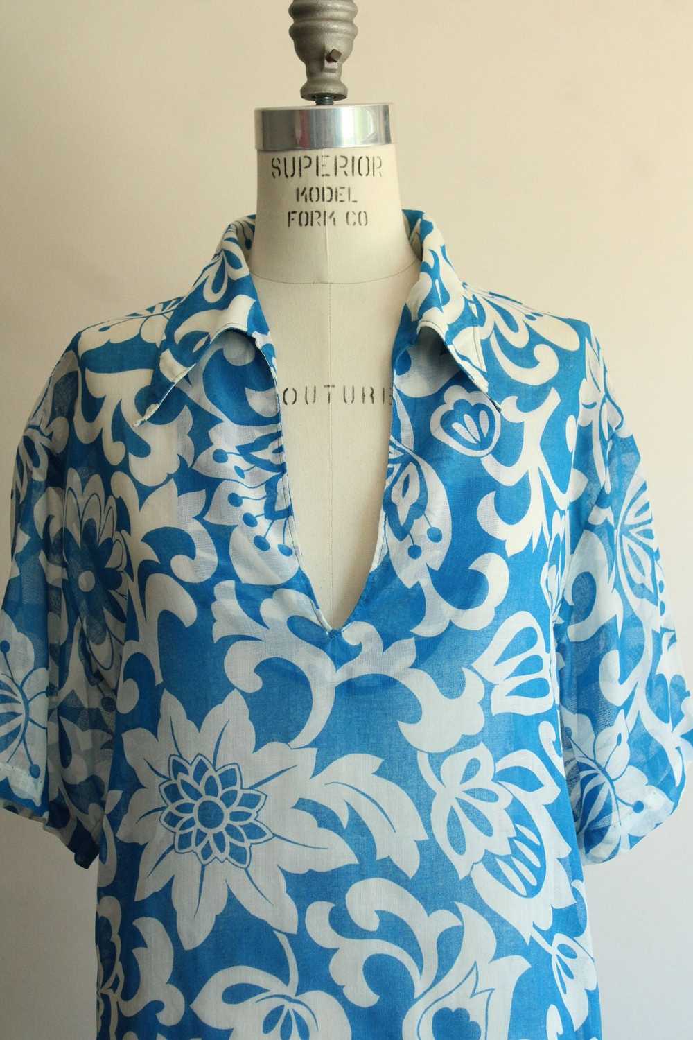 Vintage 1970s Hoaloha Hawaiian Shirt in Blue and … - image 5