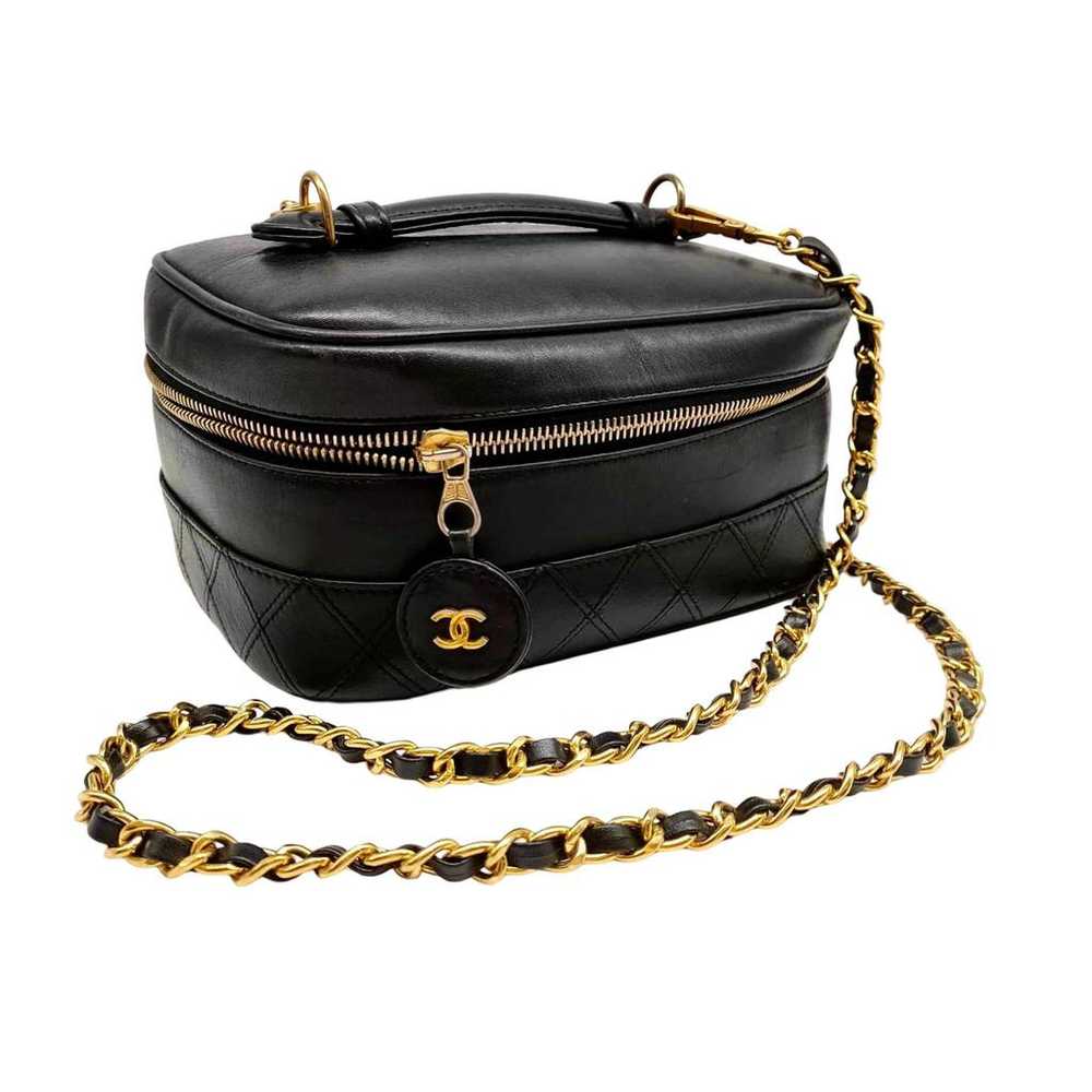 Chanel Leather vanity case - image 10