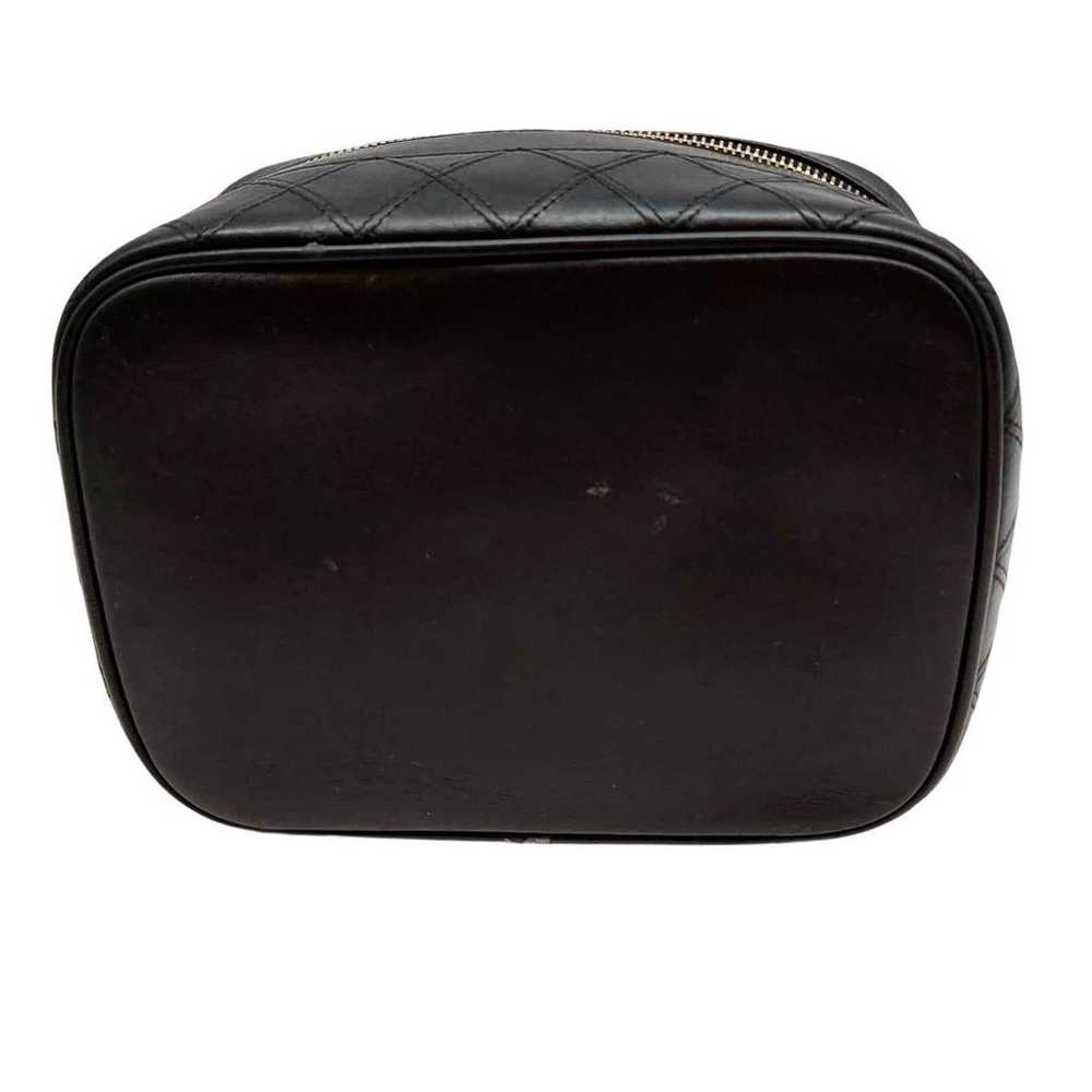 Chanel Leather vanity case - image 5