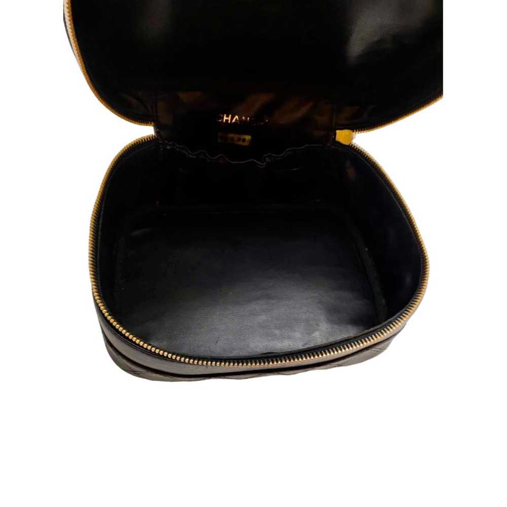 Chanel Leather vanity case - image 6