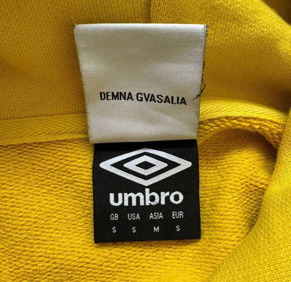 Dhl × Umbro × Vetements Vetements SS18 Umbro DHL … - image 4