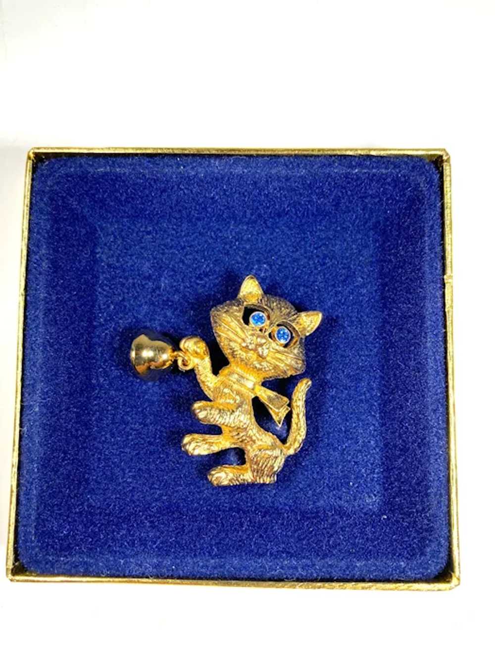 Avon Frisky Kitty Pin with Dangle Bell Mint in Or… - image 2