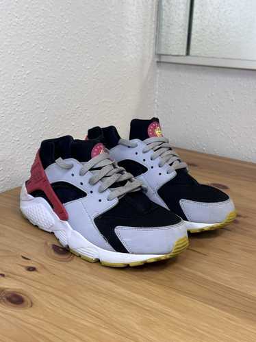 Nike Nike Huarache size 7Y