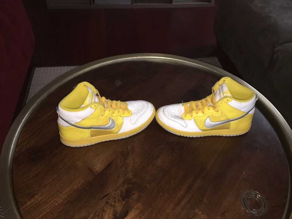 Nike Nike Dunk Hi WMN Yellow/Silver - image 3