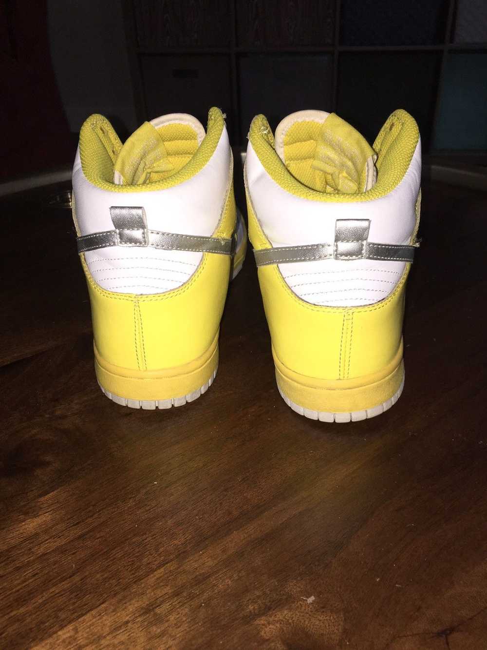 Nike Nike Dunk Hi WMN Yellow/Silver - image 4