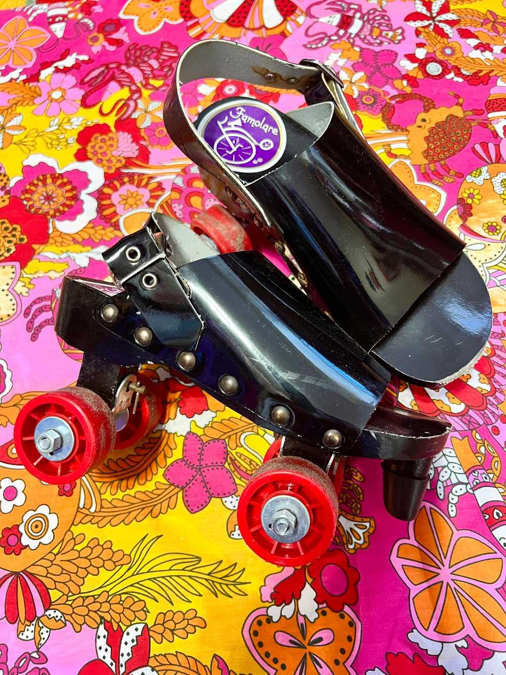 70’s Famolare Black Patent Leather Red Wheel Roll… - image 3