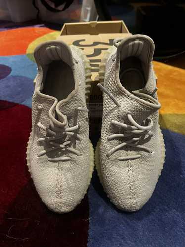 Yeezy Season Gently used Yeezy Boost 350 V2