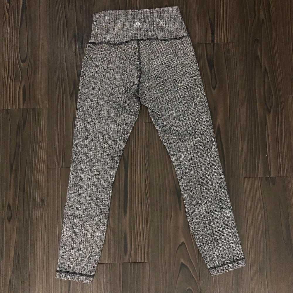 Lululemon Women’s Two Tone Patterned LuluLemon At… - image 3