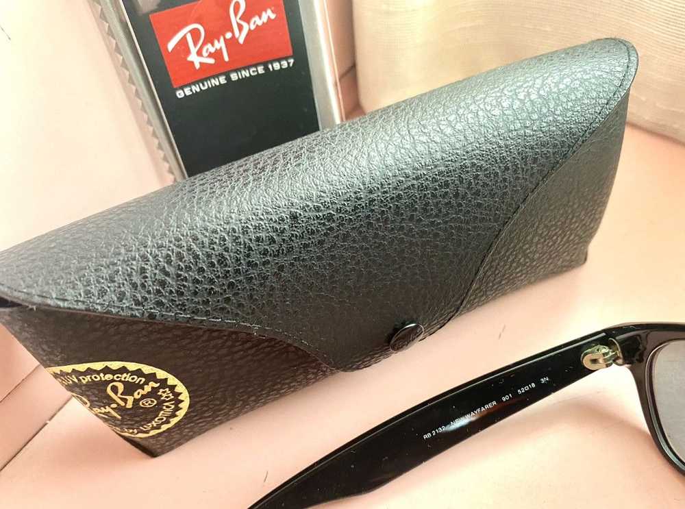 RayBan Iconic Ray-Ban Wayfarer sunglasses - image 3