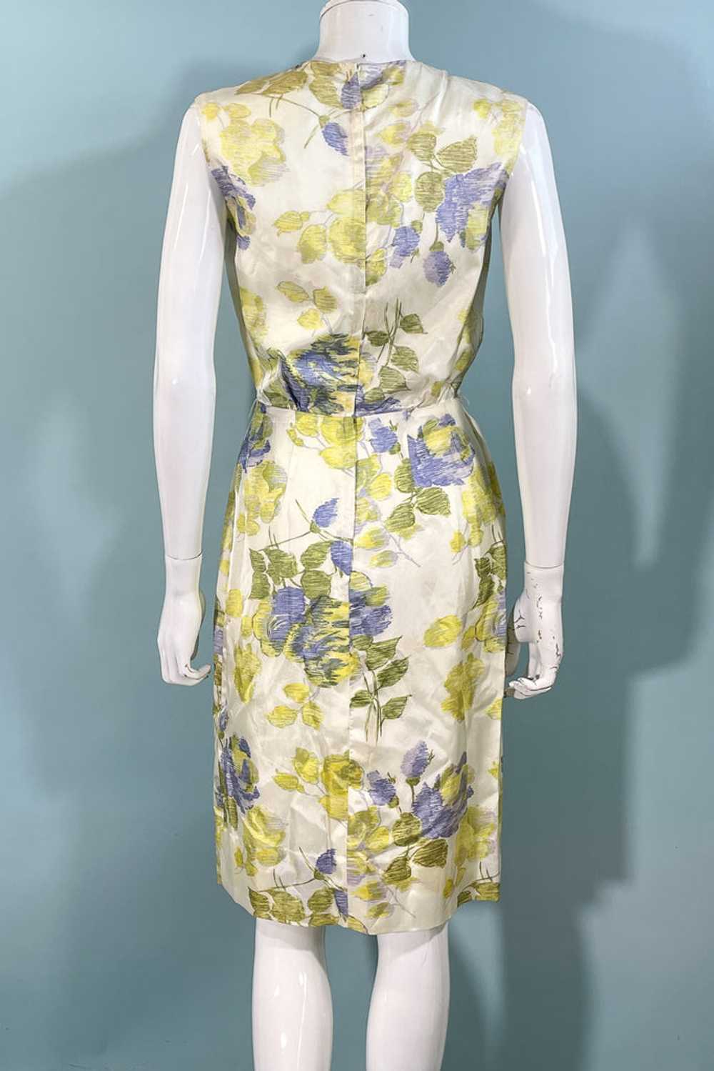 Vintage 60s Floral Print Wiggle Dress, Sleeveless… - image 9