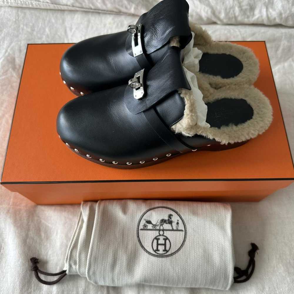 Hermès Carlotta leather mules & clogs - image 2