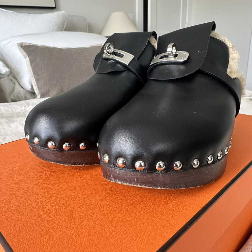 Hermès Carlotta leather mules & clogs - image 5