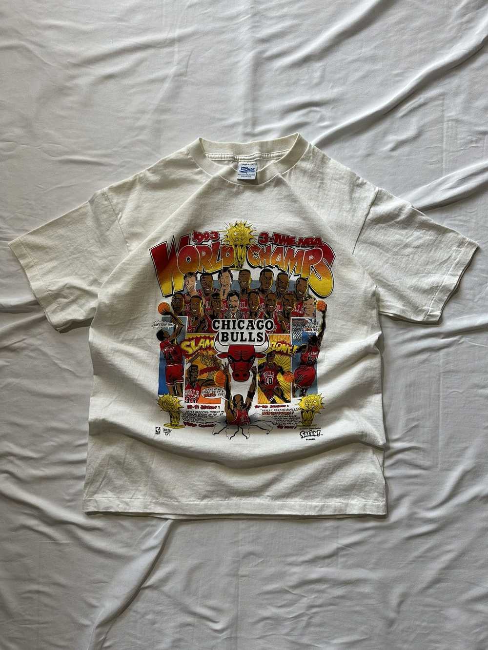 Vintage Vintage ‘93 Single Stitch Chicago Bulls 3… - image 1