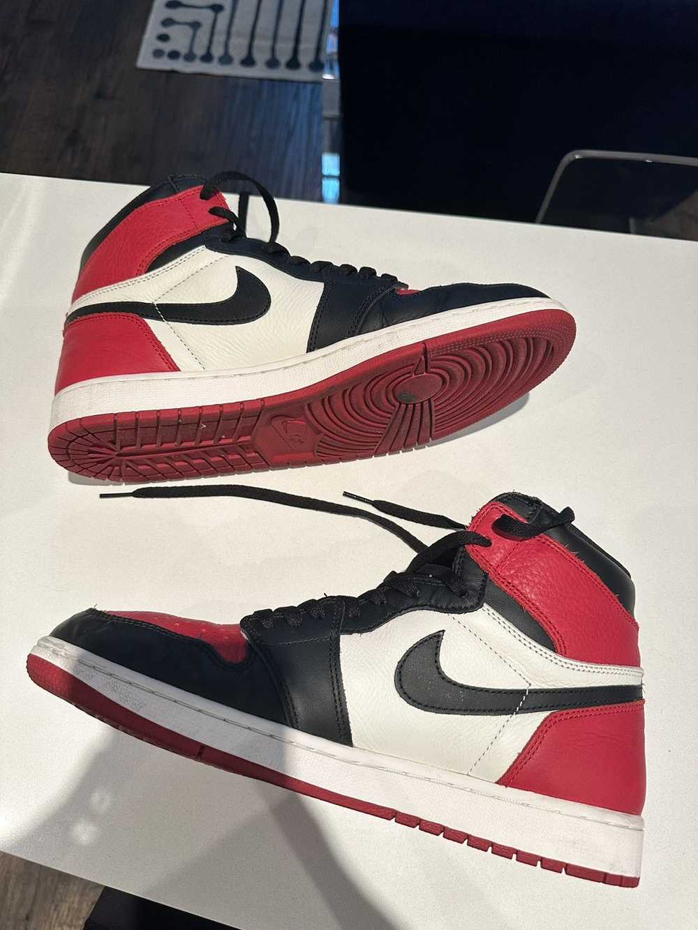 Jordan Brand × Nike Air Jordan Retro Hi OG Bred T… - image 3