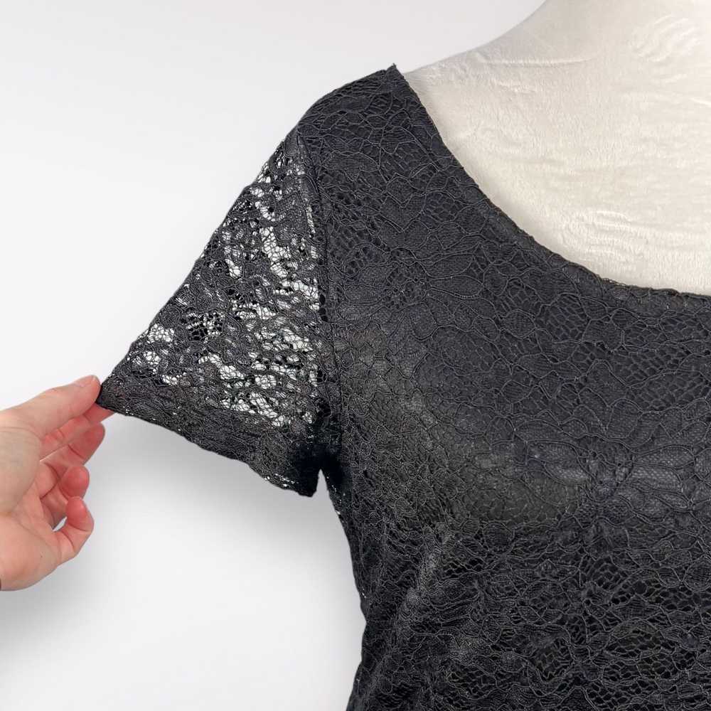 Designer Attention Black Lace Short Sleeve Top Sc… - image 7