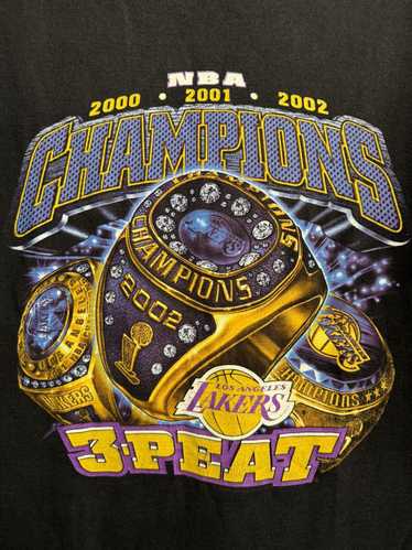 Delta Vintage 2002 LA Lakers NBA Champions T-shirt