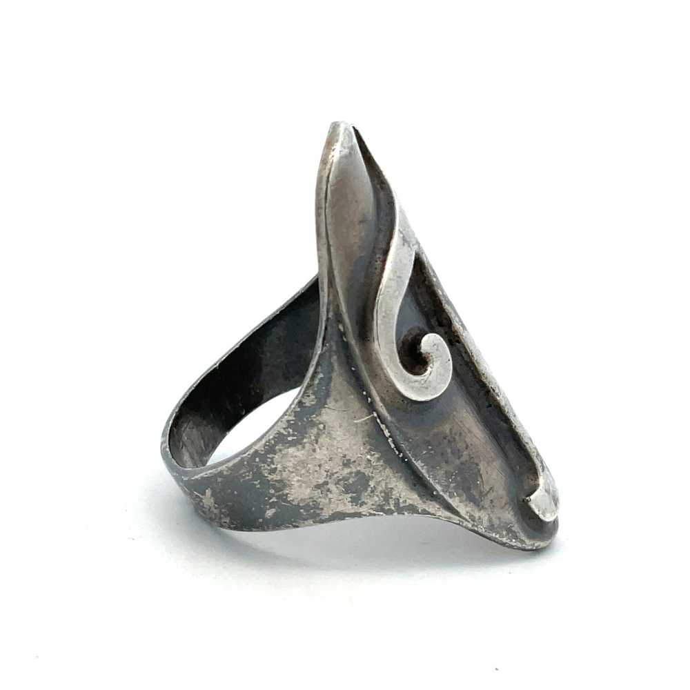 Sterling Silver "T" Initial Ring Size 7 - image 5