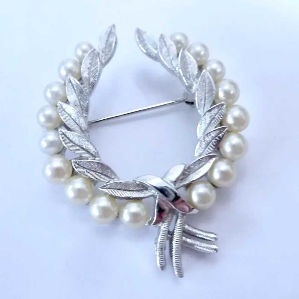 Classic Crown Trifari Laurel Wreath Brooch Silver… - image 5