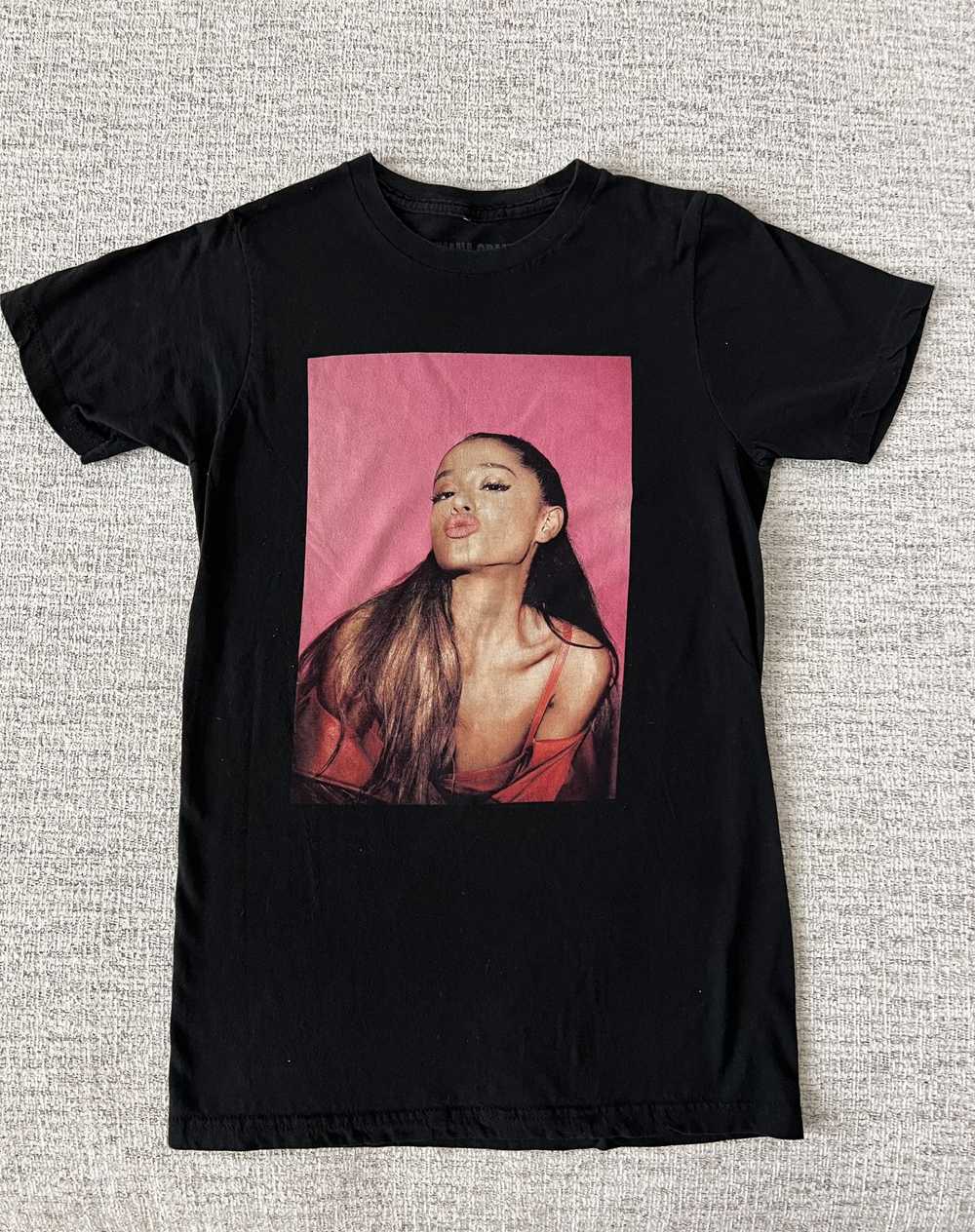 Band Tees × Streetwear × Tour Tee 2017 ARIANA GRANDE … - Gem