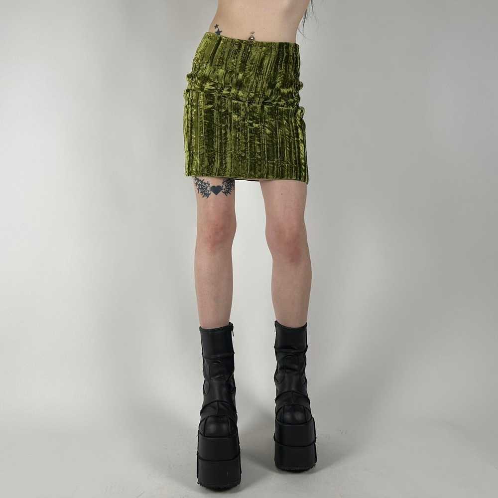 Caché 90s Velvet Mini Skirt (XS) - image 10