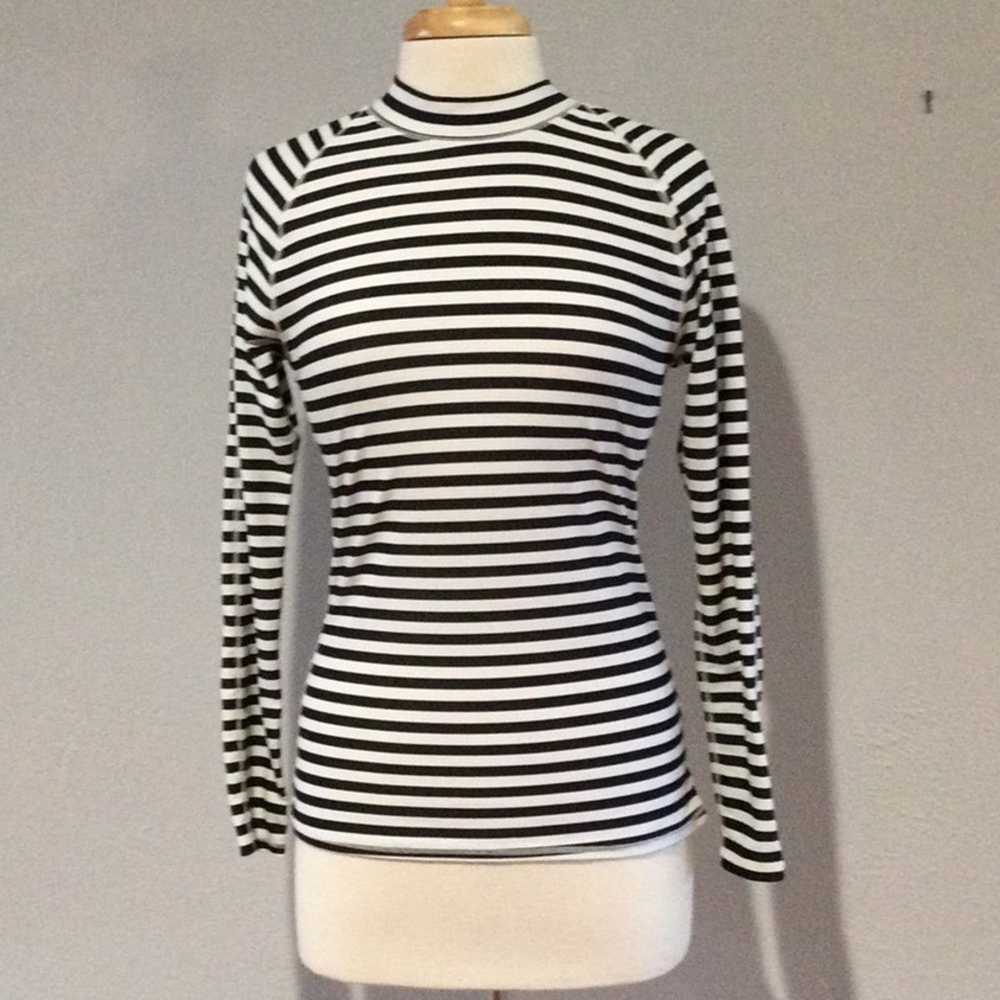 Old Navy Old Navy Black & White Stripe Bodycon Pu… - image 1