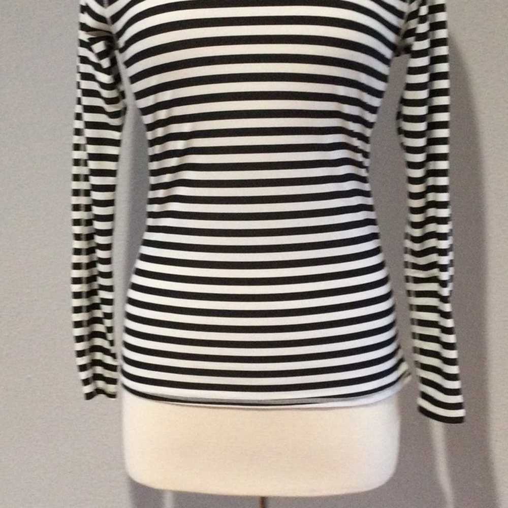 Old Navy Old Navy Black & White Stripe Bodycon Pu… - image 3