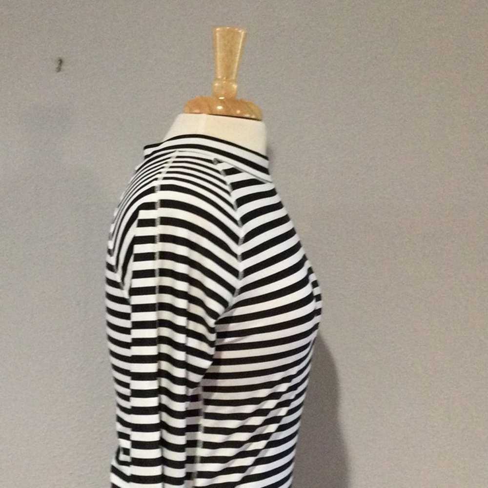 Old Navy Old Navy Black & White Stripe Bodycon Pu… - image 5