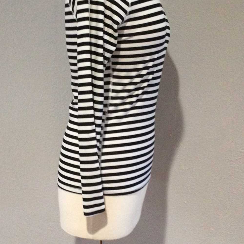 Old Navy Old Navy Black & White Stripe Bodycon Pu… - image 6