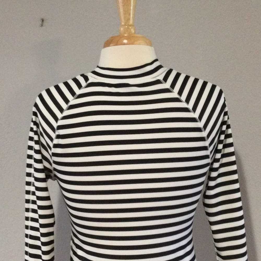 Old Navy Old Navy Black & White Stripe Bodycon Pu… - image 8