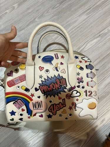 Anya Hindmarch｜All Over Stickers クロスボディ バッグ All Over Stickers Crossbody by Anya Hindmarch | Rent the Runway
