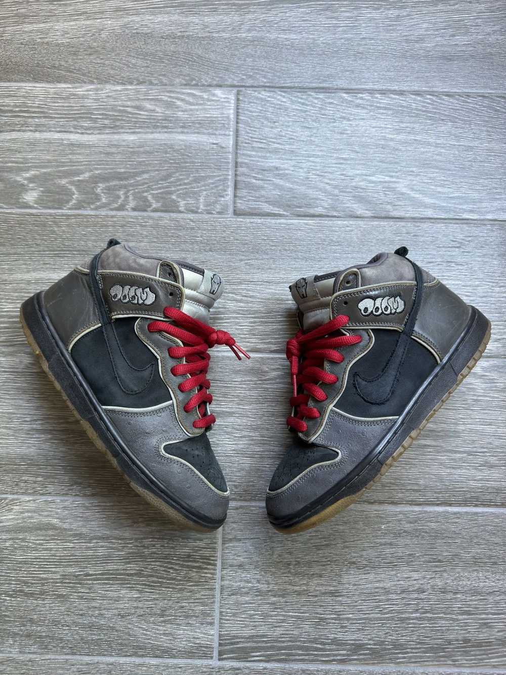 Mf Doom × Nike Nike sb dunk MF doom - image 3