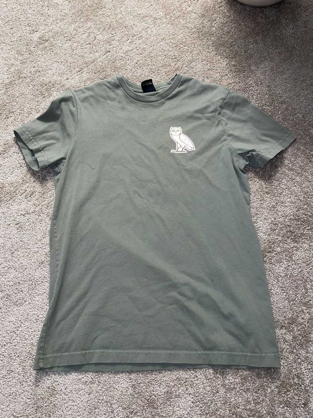 Octobers Very Own OVO Hologram Owl Tee in Vine/Gr… - image 1