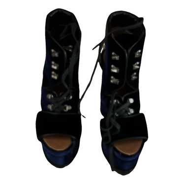 Alaïa Velvet sandal