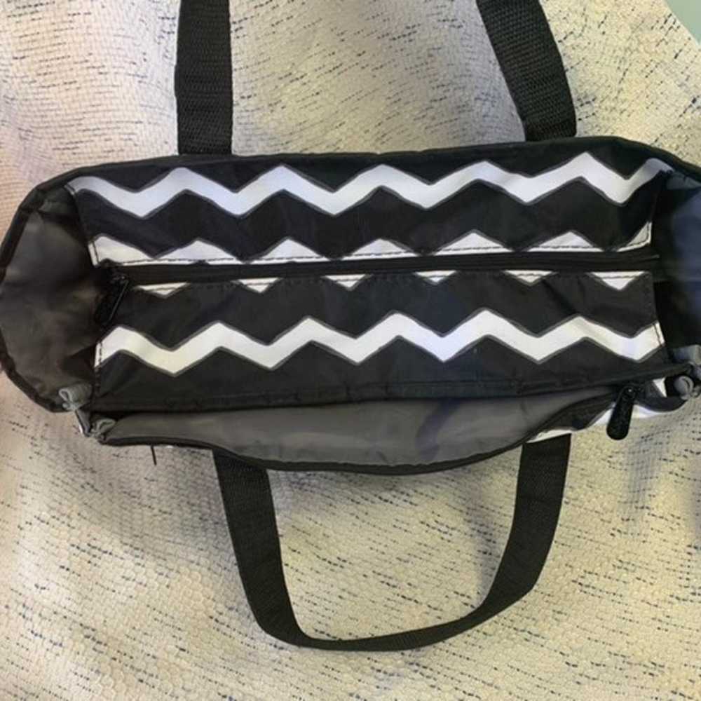 Thirty-One True Beauty Travel Cosmetic Bag CHEVRON - image 4