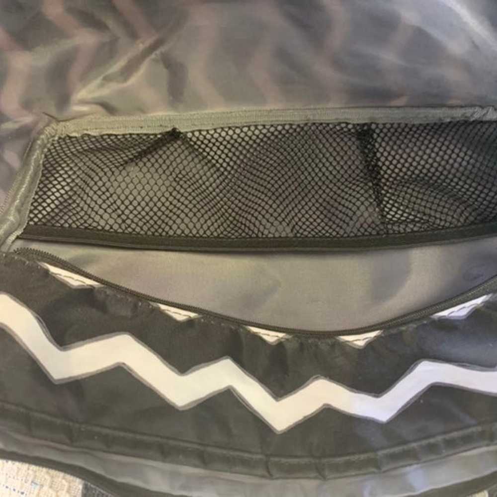 Thirty-One True Beauty Travel Cosmetic Bag CHEVRON - image 6