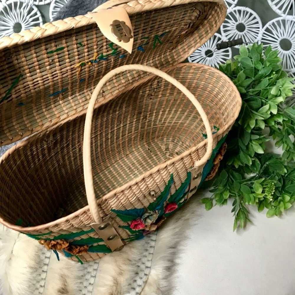 Vintage wicker/rattan embroidered tote - image 10