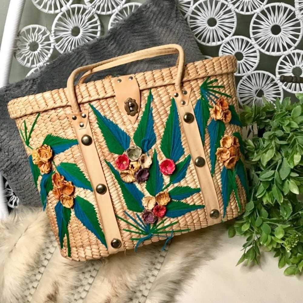 Vintage wicker/rattan embroidered tote - image 4