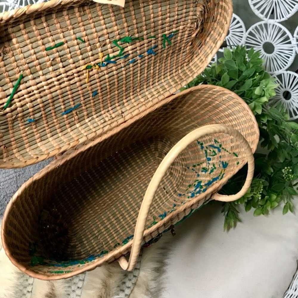 Vintage wicker/rattan embroidered tote - image 9