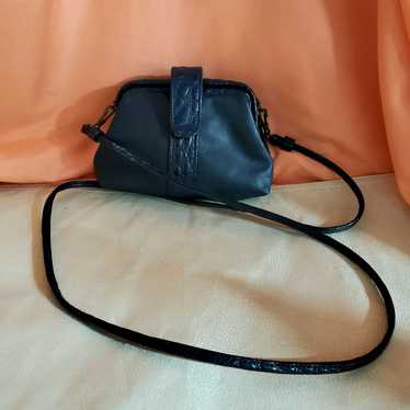 Vintage Kuang Huei Small Unique Purse - image 1