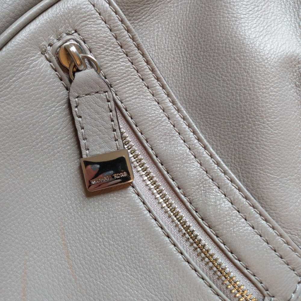 LIKE NEW Michael Kors Layton Hobo Shoulder Bag Gr… - image 10