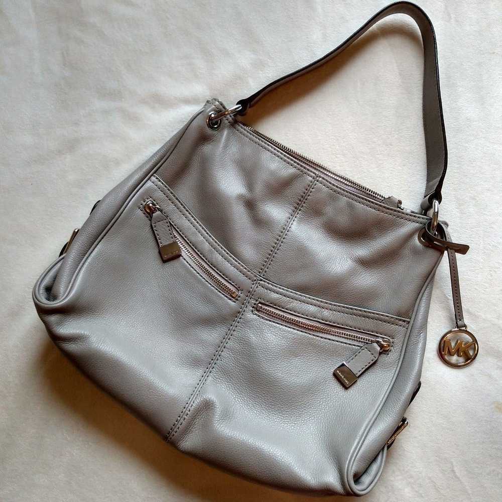 LIKE NEW Michael Kors Layton Hobo Shoulder Bag Gr… - image 12