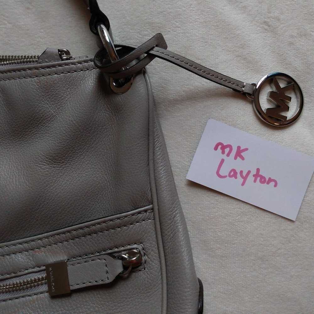 LIKE NEW Michael Kors Layton Hobo Shoulder Bag Gr… - image 6