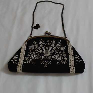 ANNASUI Anna Sui Party Bag Clasp Bag Pouch Embroi… - image 1