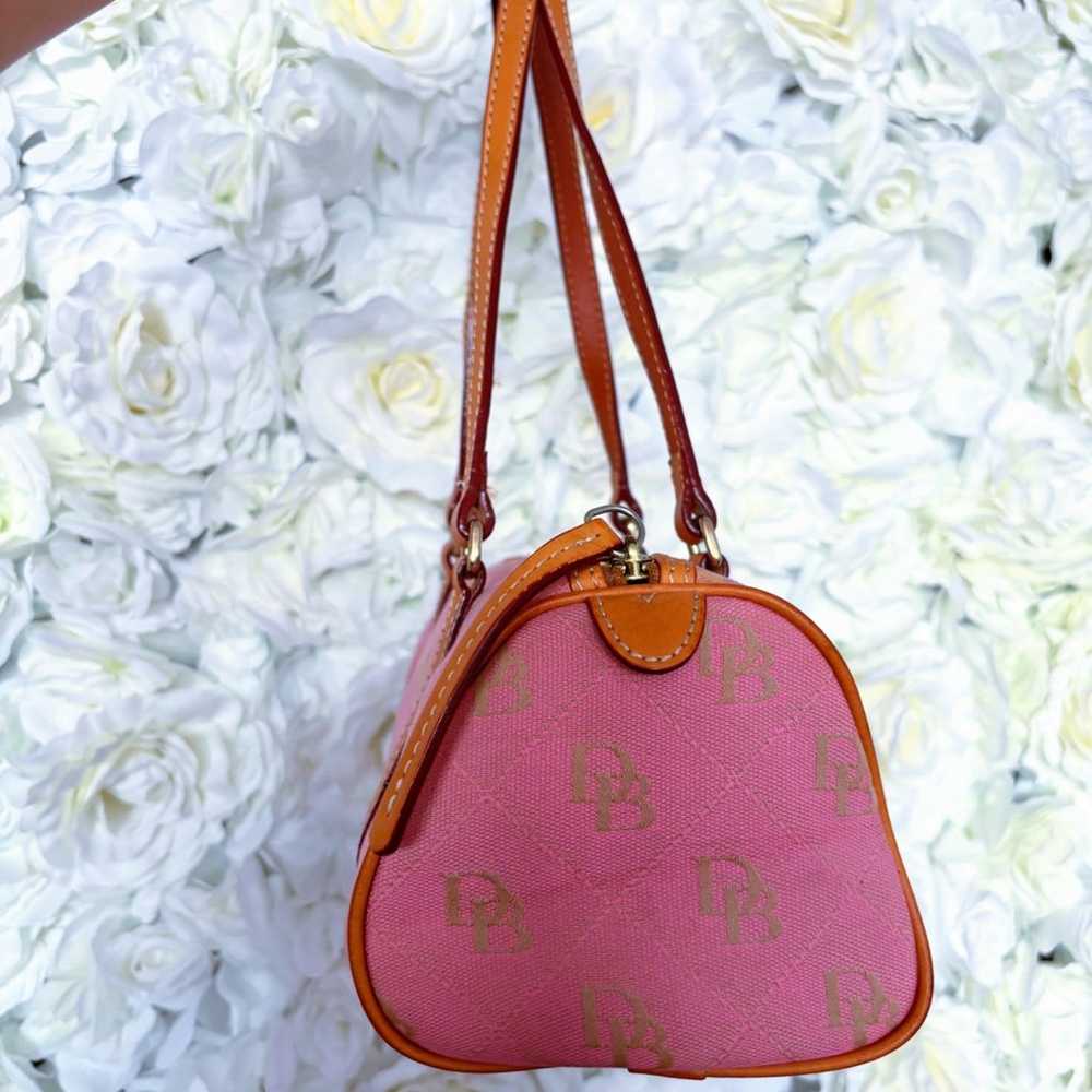 ✨ VINTAGE BUBBLEGUM PINK DOONEY & BOURKE BARREL B… - image 4