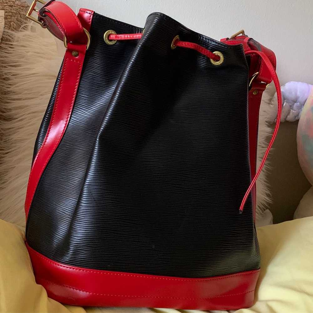 Awesome Vintage authentic LV red bag! - image 3