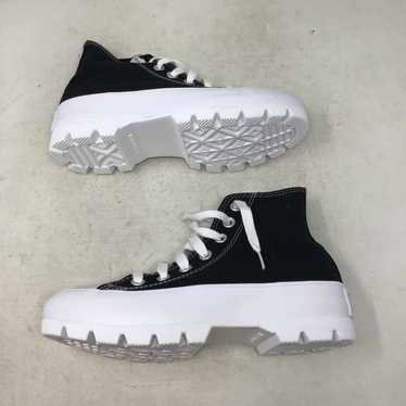 Converse Wmns Chuck Taylor All Star High Lugged B… - image 1