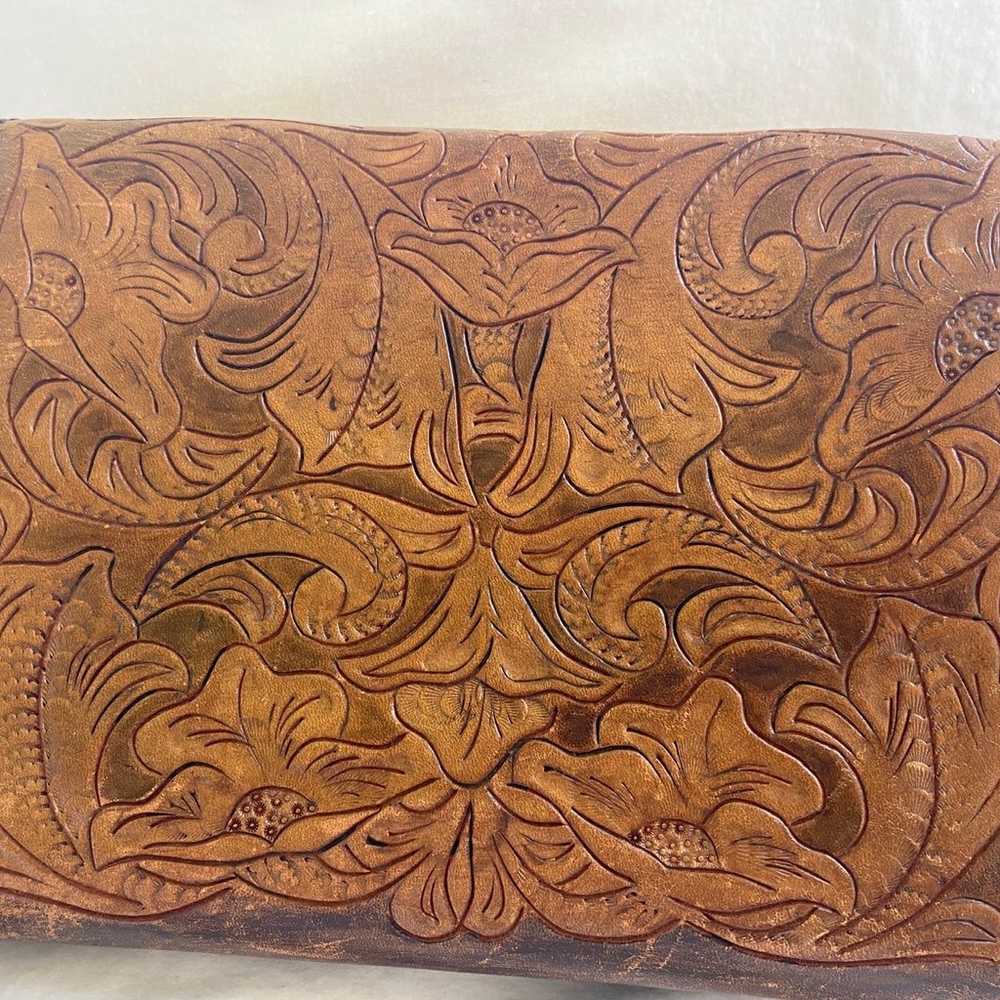 Vintage 70s/80s hand carved leather purse - image 2