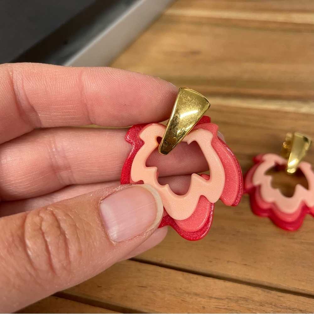 Vintage 1980s Pink & Gold Plastic Clip On Earring… - image 2