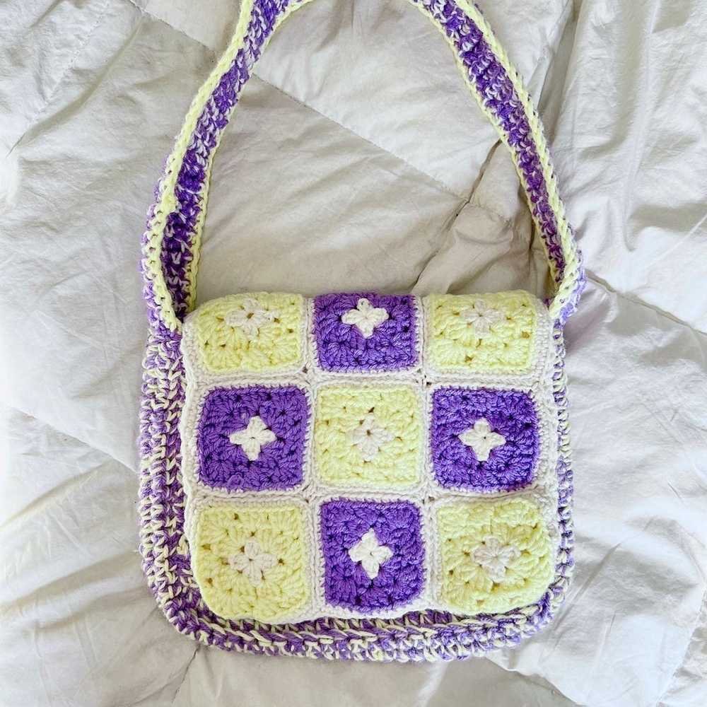 Vintage Floral Hand-Crocheted Shoulder Bag with L… - image 3