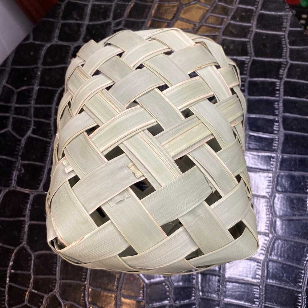 Weaved basket - image 2